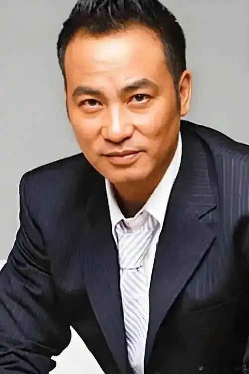 这个世界上我最想不通的人，就是任达华了。明明他都70岁的人了，没想到他的身手还