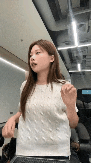 我说怎么有点方呢[笑着哭]