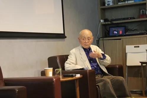 一段画坛轶事，主角是两位大师。上世纪六十年代，范曾当年在未“著名”前，其才情已