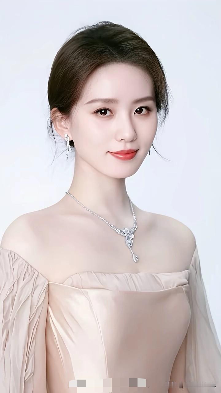 刘诗诗太美了，什么样的穿搭可以成为气质女神?刘诗诗穿搭
