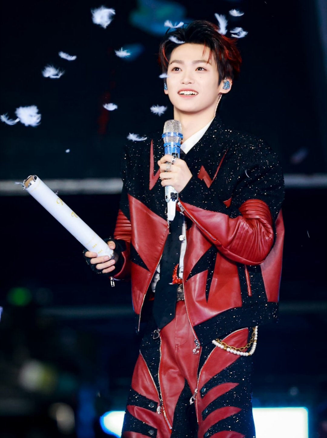 梓渝舞台好棒！舞台表现力绝了！每一场都想让人永远记住！​​​