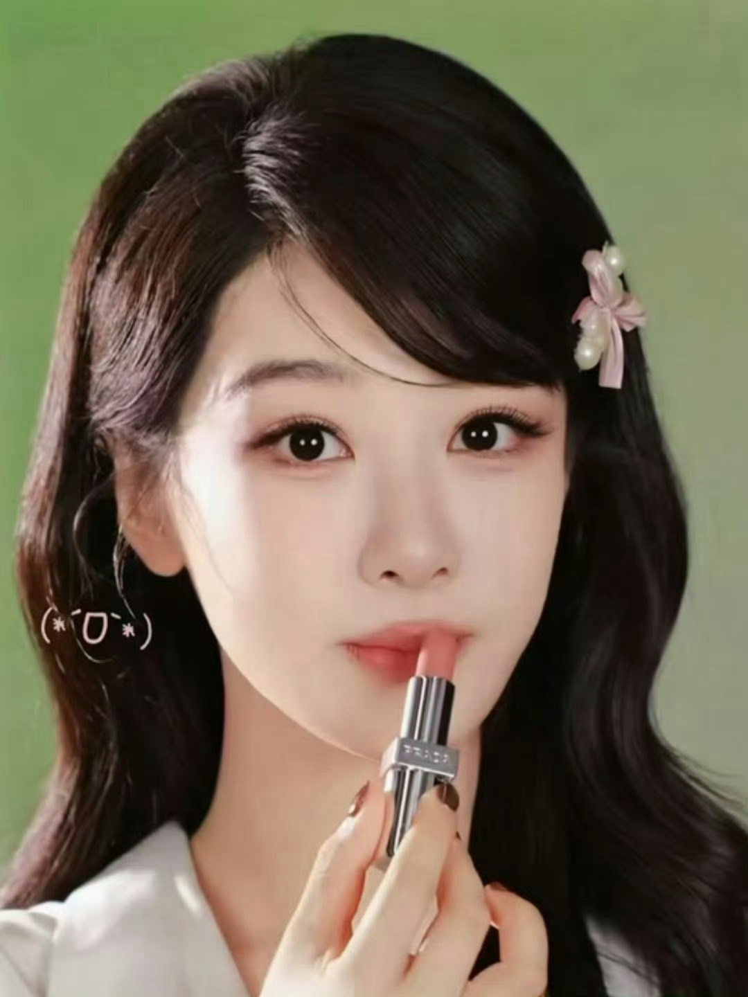 杨紫🫘品牌最新营业，Prada这组拍的真的很好，有被美貌冲击到