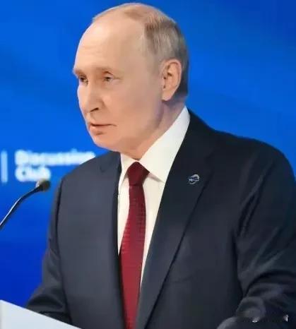 4小时80问！普京年终总结藏3大关键信号，俄乌局势要变天？别再只盯着俄乌战