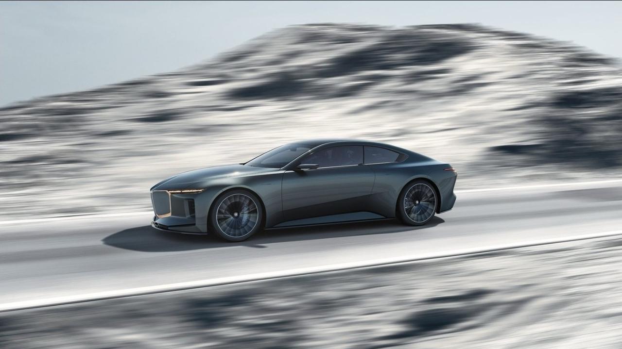 在2026年埃斯特庄园古董车展上，BMW集团正式发布并亮相VisionBM