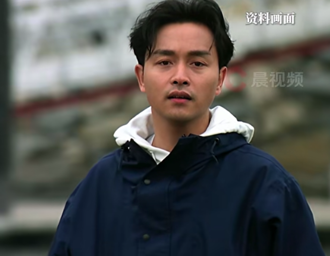 【向太曝张国荣离世内幕：不是因抑郁症自杀】近日，向太曝张国荣自杀内幕。向太称，