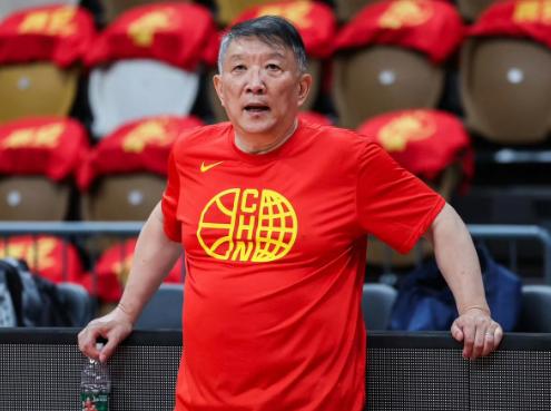 宫鲁鸣是否下课悬念揭晓，赛后发言惹众怒，郑薇曾经说的话应验了这件事真正值得讨