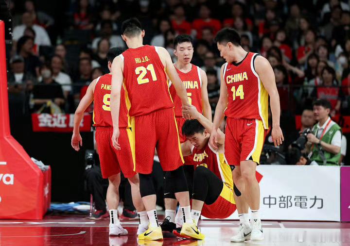 9月27日上午，中国体育代表团召开工作会议。中国体育代表团团长、体育总局局长、党