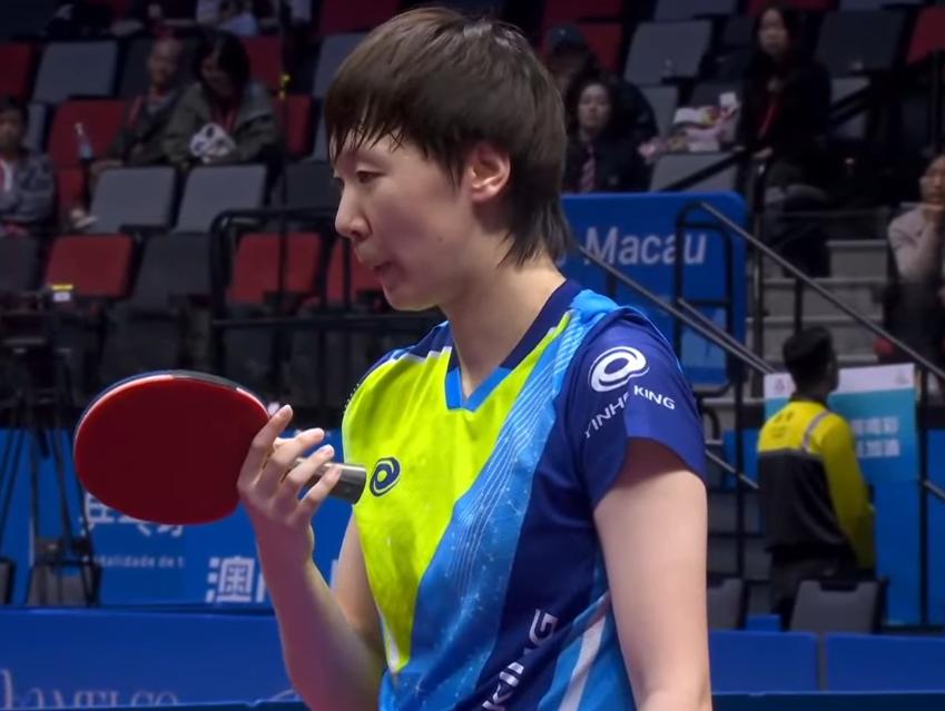 王曼昱4:2战胜孙颖莎拿到金牌孙颖莎第五局换了衣服，7:1开局，但是鳗鱼