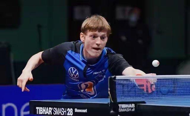 苦战五局，陈俊菘未能爆冷，无缘与小将温瑞博相逢。小将陈俊菘首轮3：