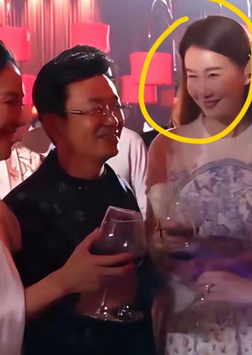 王宝强，捡到宝了。 7月6日，42岁的王宝强，冲上热搜，这一次，不是因为新电