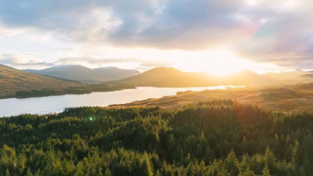 一位高寿长者说：退休后最顶级的修养：闭嘴，是给自己留福，也是给子女留路。很多