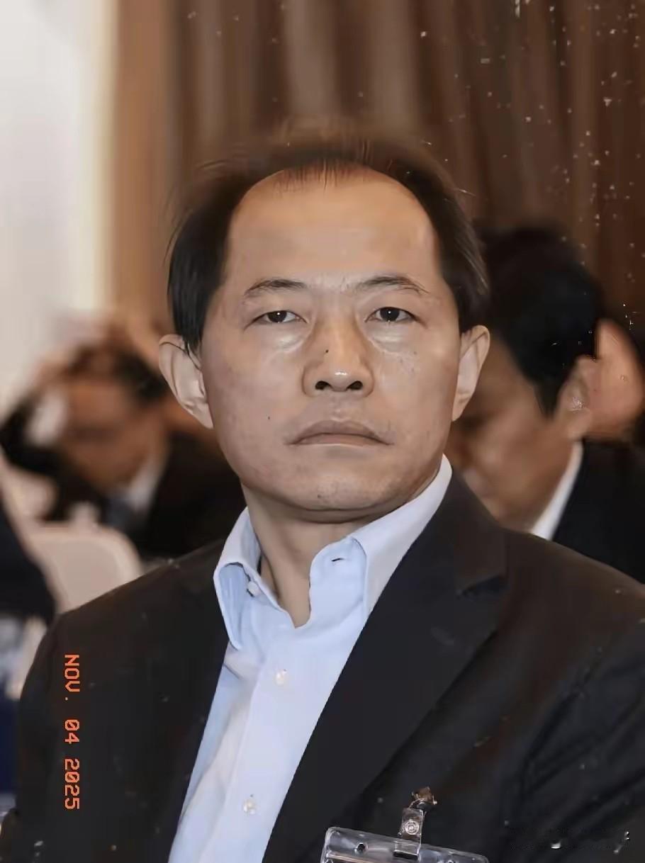 本以为许家印已经天下无敌了，​没想到，许家印在祝九胜面前显得太稚嫩了！如今这位