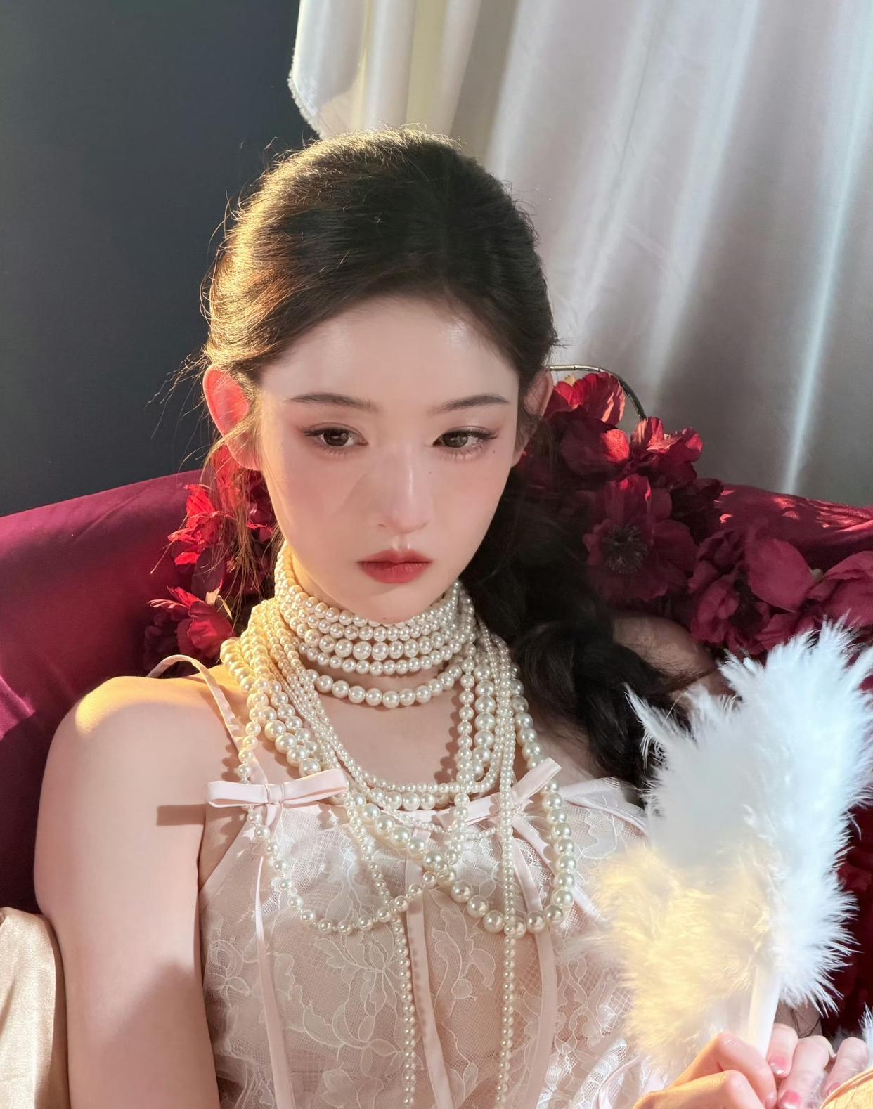 1.张凌赫和王玉雯忙着为新剧炒CP，两个人在综艺里的互动也很放得开，一看就是借着