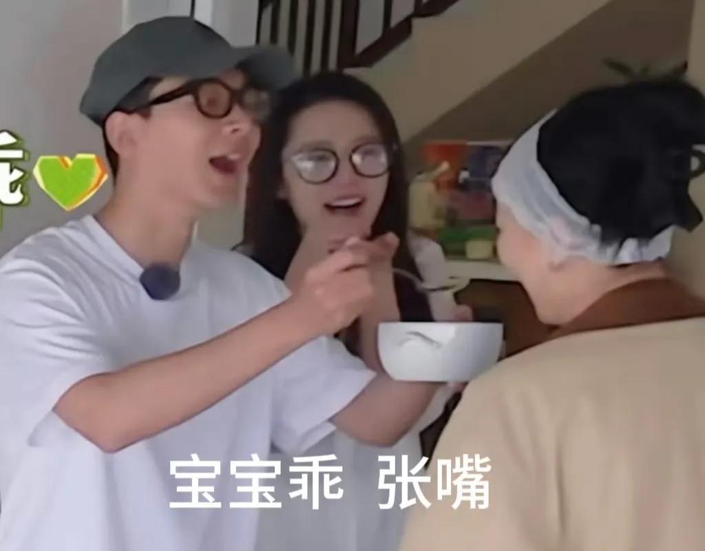 笑不活了，那英在《花少七》“老来得父”，被张晚意管教得这不能吃，那不吃，这场