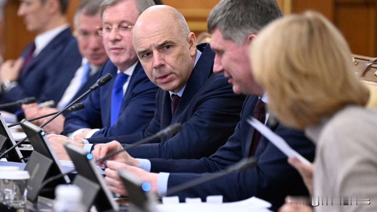 政府急需1.2万亿卢布用于预算和继续战争。由于石油和天然气收入持续大幅下滑，