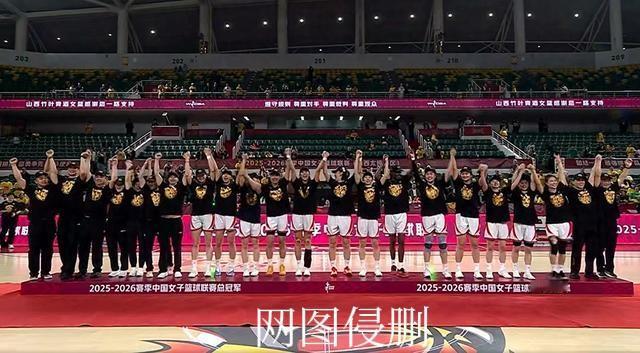 坎贝奇躺赢总冠军，就问你惊不惊喜？意不意外？服不服？可以说四川女篮大外援坎贝奇