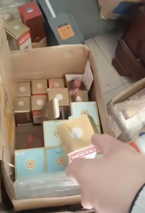 丈夫被带走，民警私下找上妻子："22万，你丈夫就能回家。"沈阳一家街边酒行，