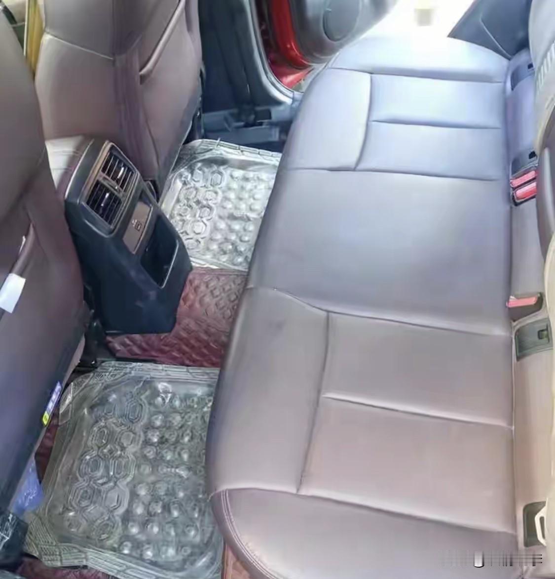 网恋千万别随便奔现，不然，可不是30万这么简单！今天刷到河北承德男子王明与女