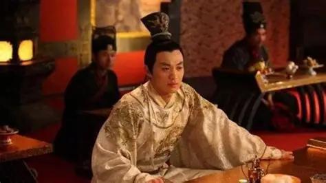 在这之前，他不是皇帝，甚至算不上权贵。公元921年，柴荣出生于河北邢州一