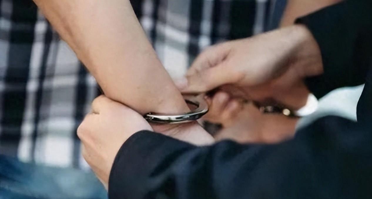 内鬼暴露！国安又发现一个当代汉奸：某高校教授勾结境外组织，让学生偷机密数据，只为