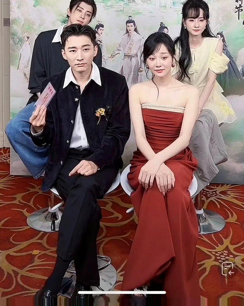 这是什么死亡滤镜加打光啊，我都快认不出刘学义了​​​