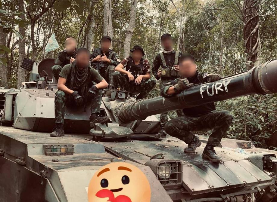 泰国VT4坦克炮管被击伤！泰国军队被击伤炮管的VT4坦克，炮管没断，但被炮弹