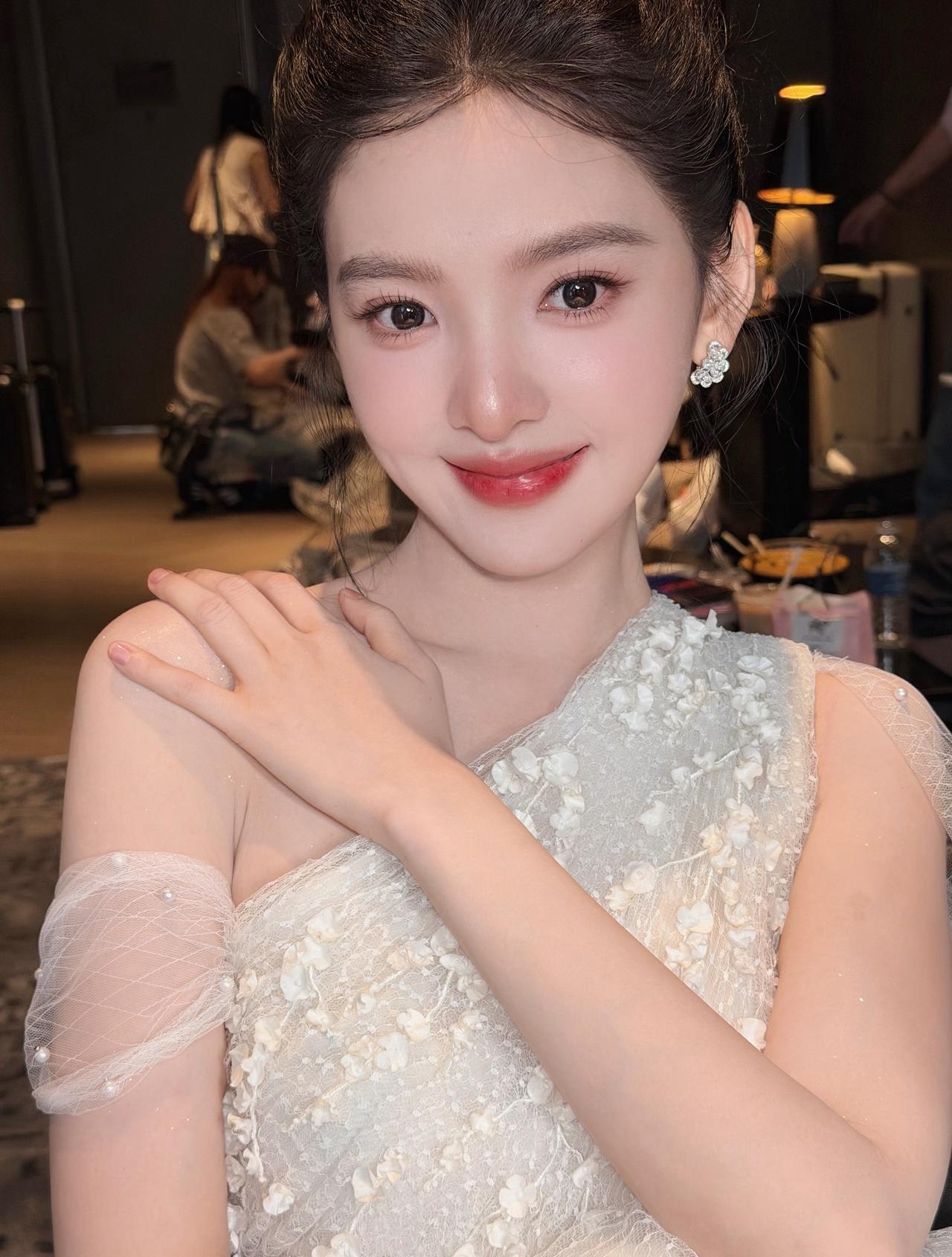 章若楠美得像一片雪花有人懂吗❄️章若楠章若楠蓝调月光妆​​​