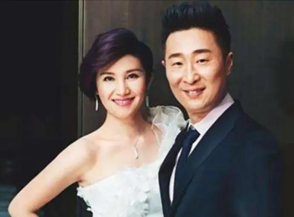 一次，林永健陪着老婆逛街，老婆看上了一条5800元的裤衩，死活非要买，林永健大怒