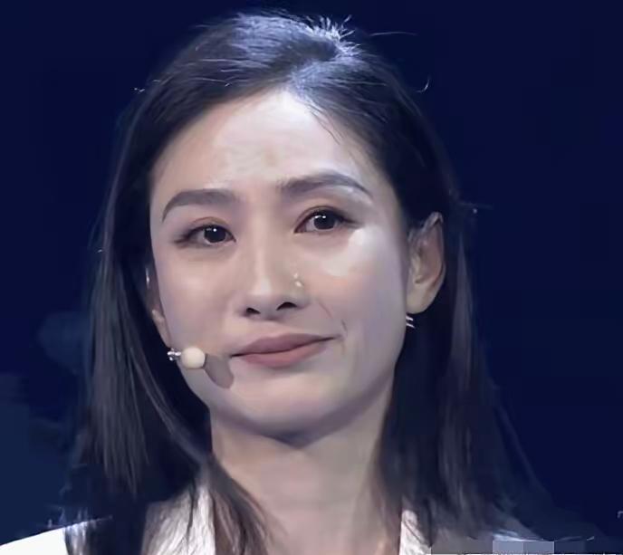 原来账算的太清,爱也会算没的。陶昕然的10年婚姻,离婚收场。陶昕然女儿上国际学