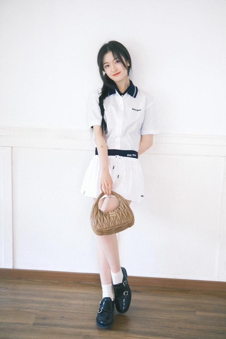 #李兰迪#💙#一天考古一个李兰迪#🩵#迪哒三两声#240416兰迪🍠：一日学姐.👩🏻‍🎓