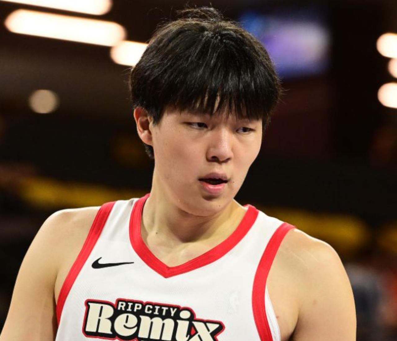 NBA：违规接触杨瀚森，对开拓者罚款10万美元，两高管停职两周+停薪！家人们，