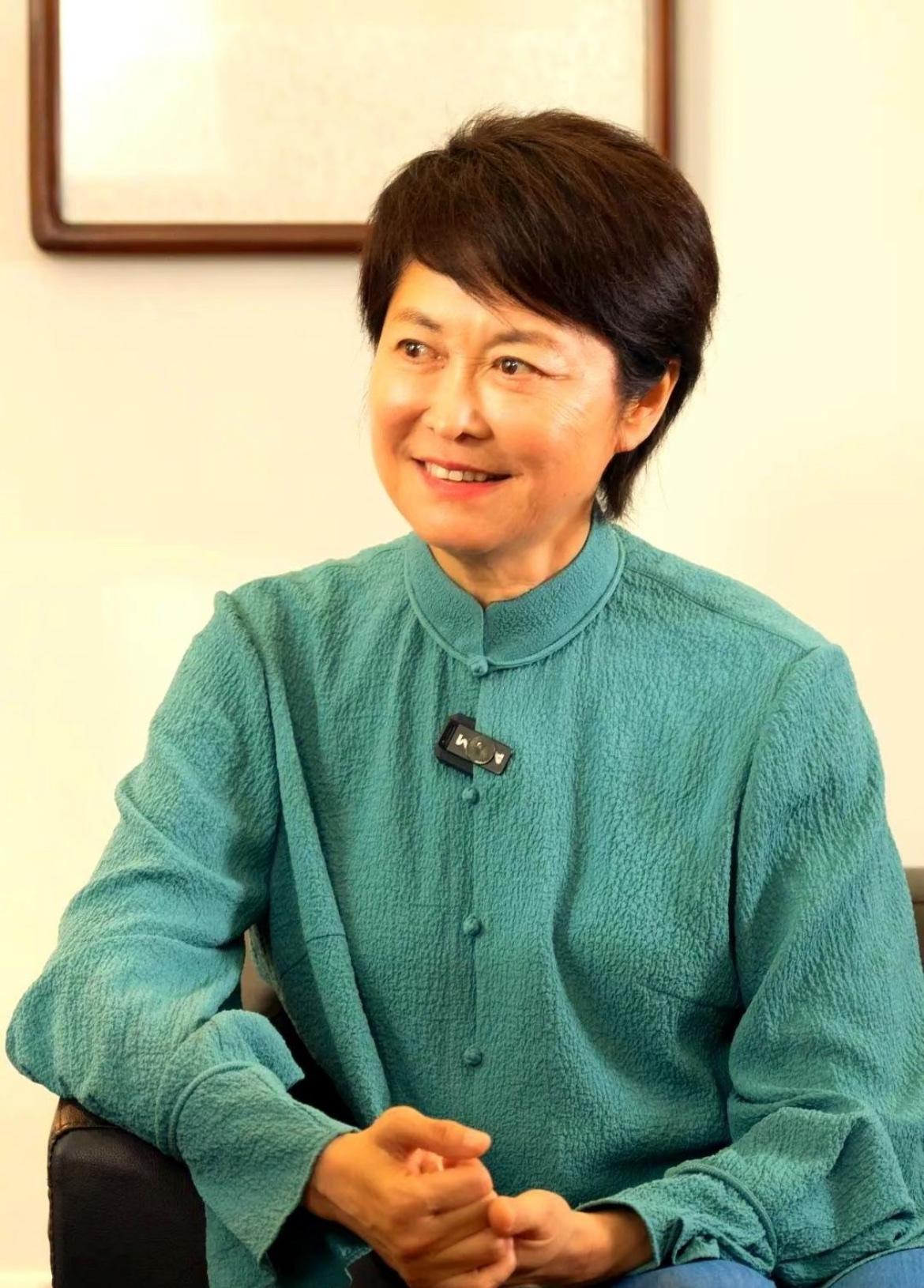 我问我一个学医的朋友，敬一丹之前状态一直很好，为什么会突然得脑溢血呢？参考