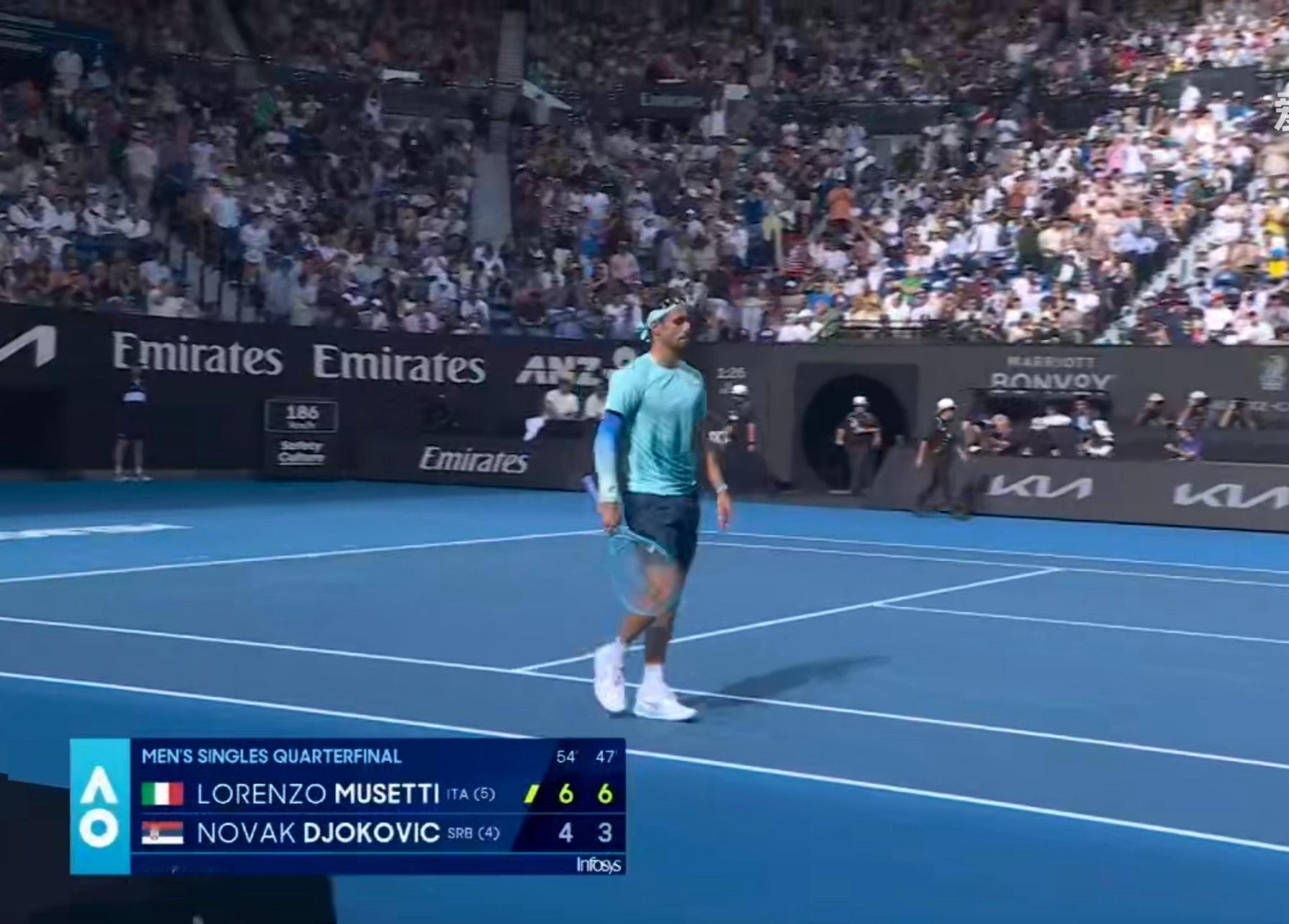 在澳网2026首场1/4决赛上，面对赛会十冠王德约科维奇，穆塞蒂以6-4、6-