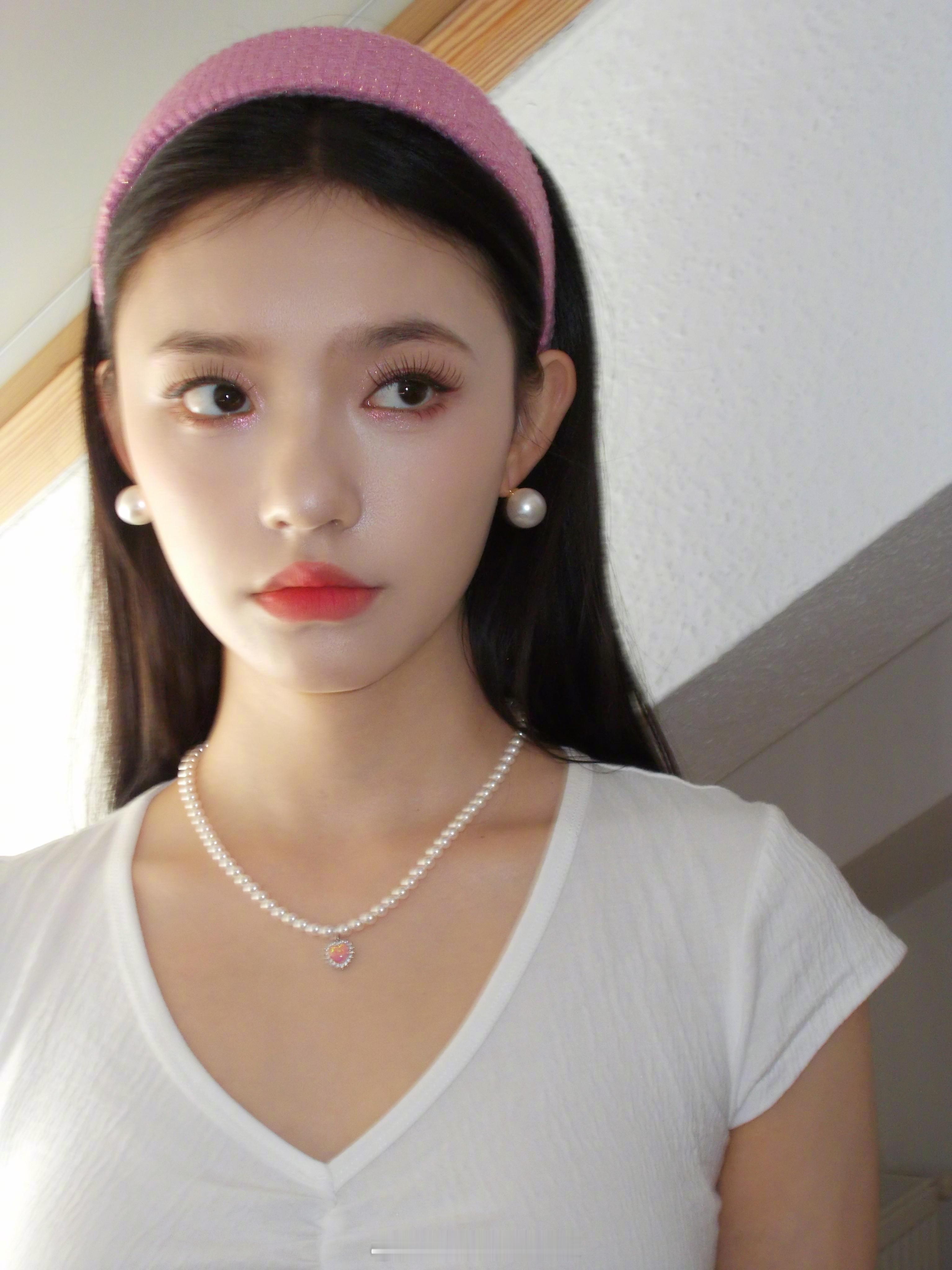 林允珍珠少女妆随拍