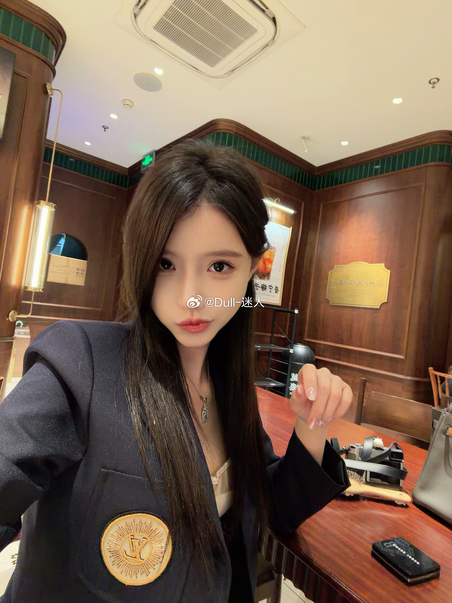 长着海王的长相，其实是个寡王，没谁了