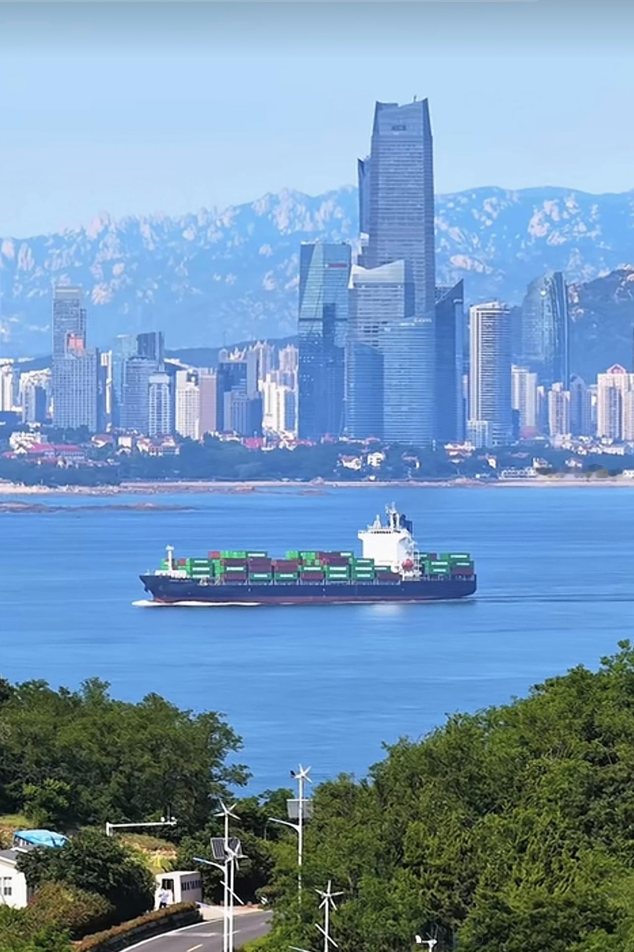 美丽的城市风景线！这不是国外，这是我们一个沿海的城市！网友们看看，这样的风景
