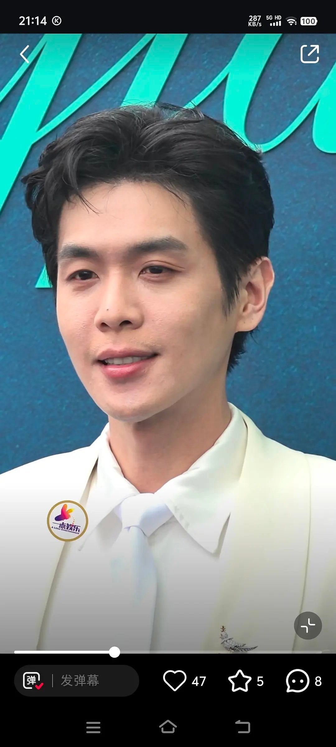 蒂芙尼怼脸拍，耶斯！赢了