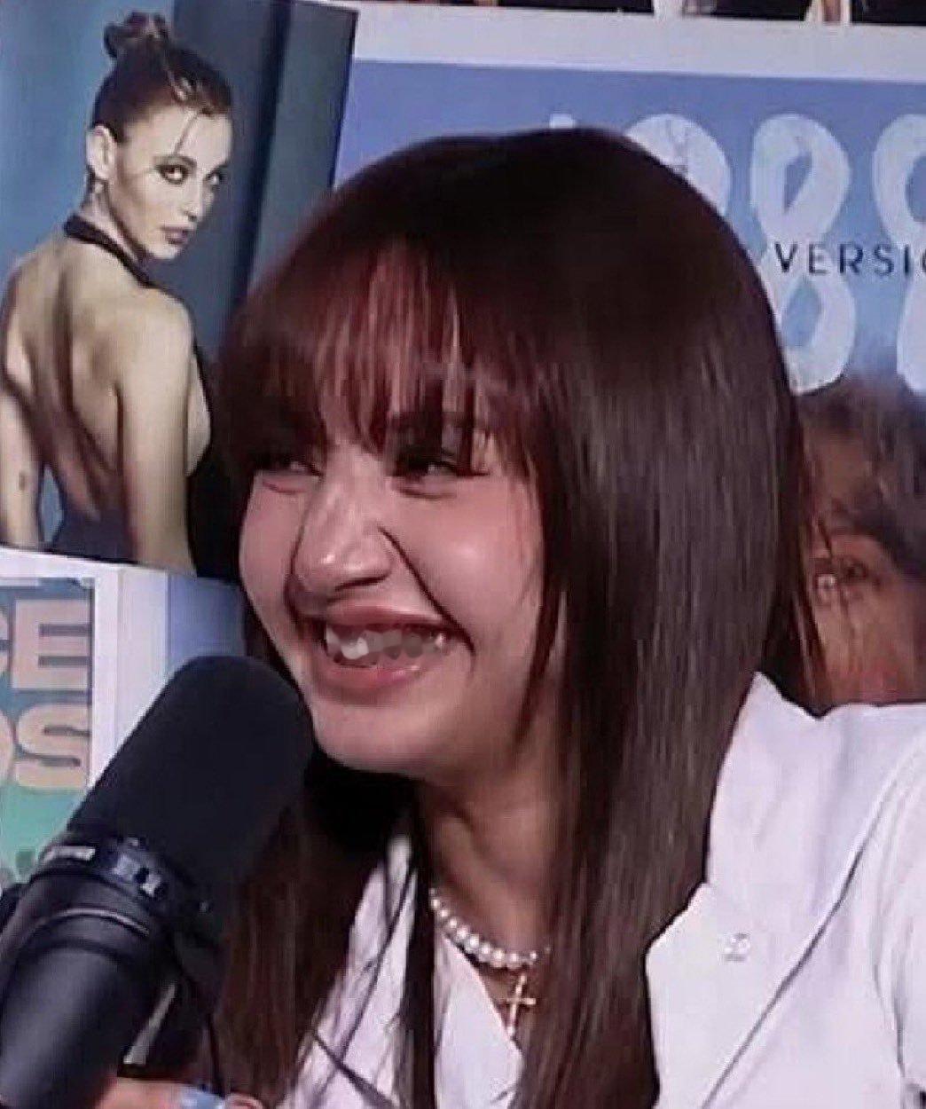 Lisa这个鼻子太吓人了​​​