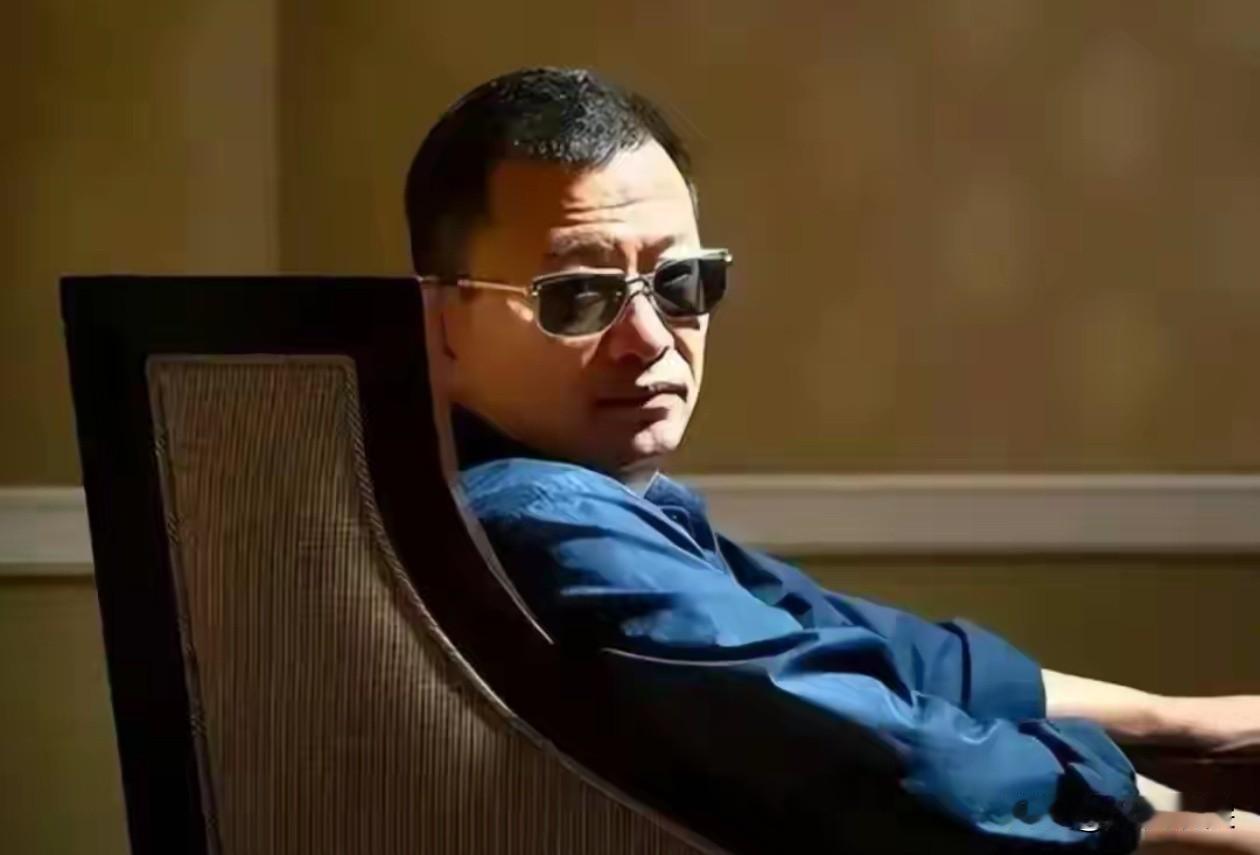 王家卫的录音门背后，藏着影视圈吃人的潜规则。这几天，王家卫的私密录音被曝光，一