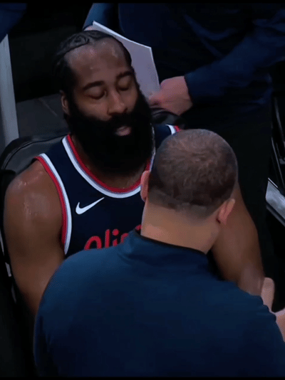 哈登都累瘫了，卢还在鼓掌打气36岁多的哈登打出这个年纪球员的最强一战，重要的都