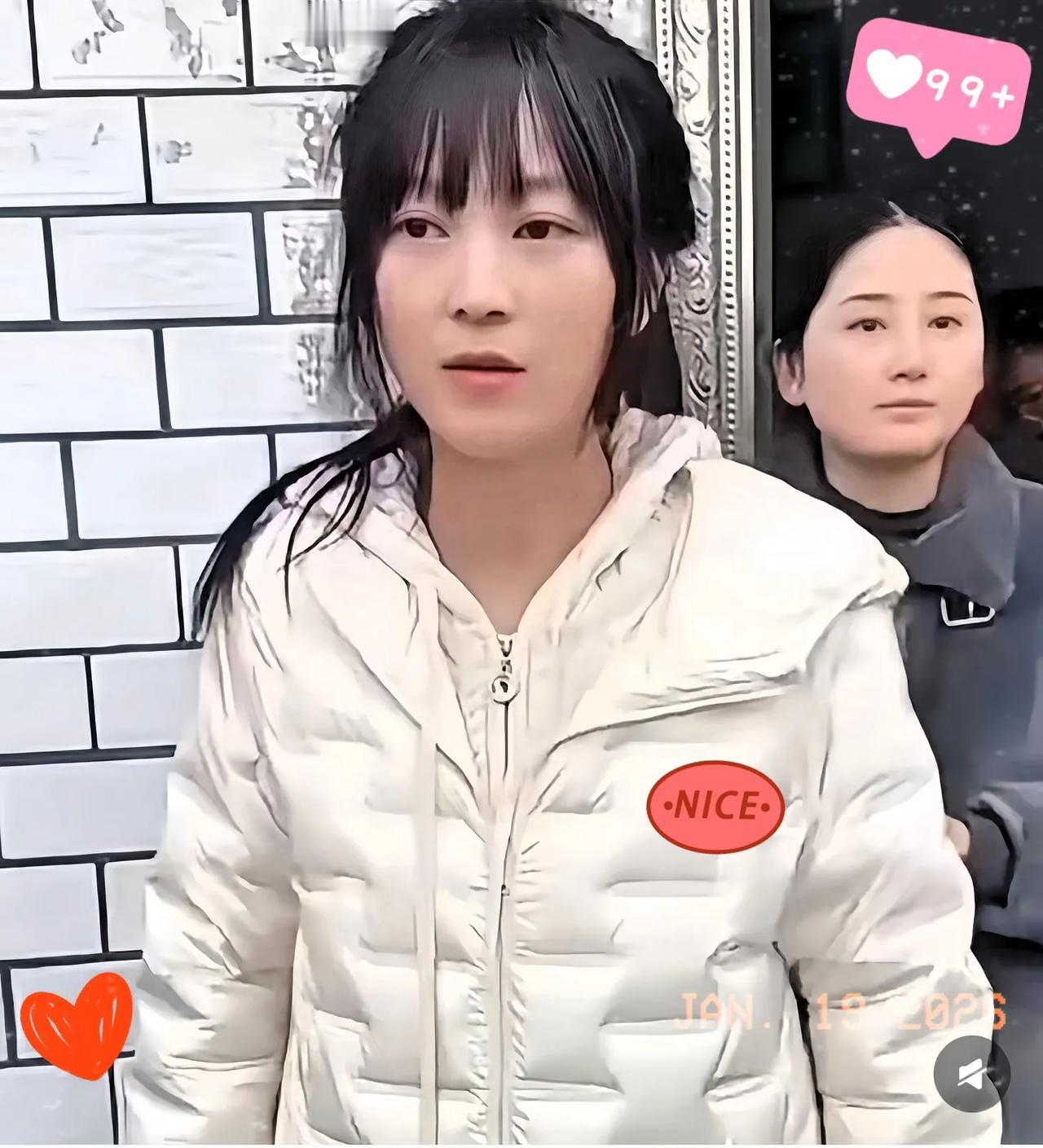 一份红头文件，让万千考公人心态破防。23岁的她，没走笔试面试的常规路，一条短