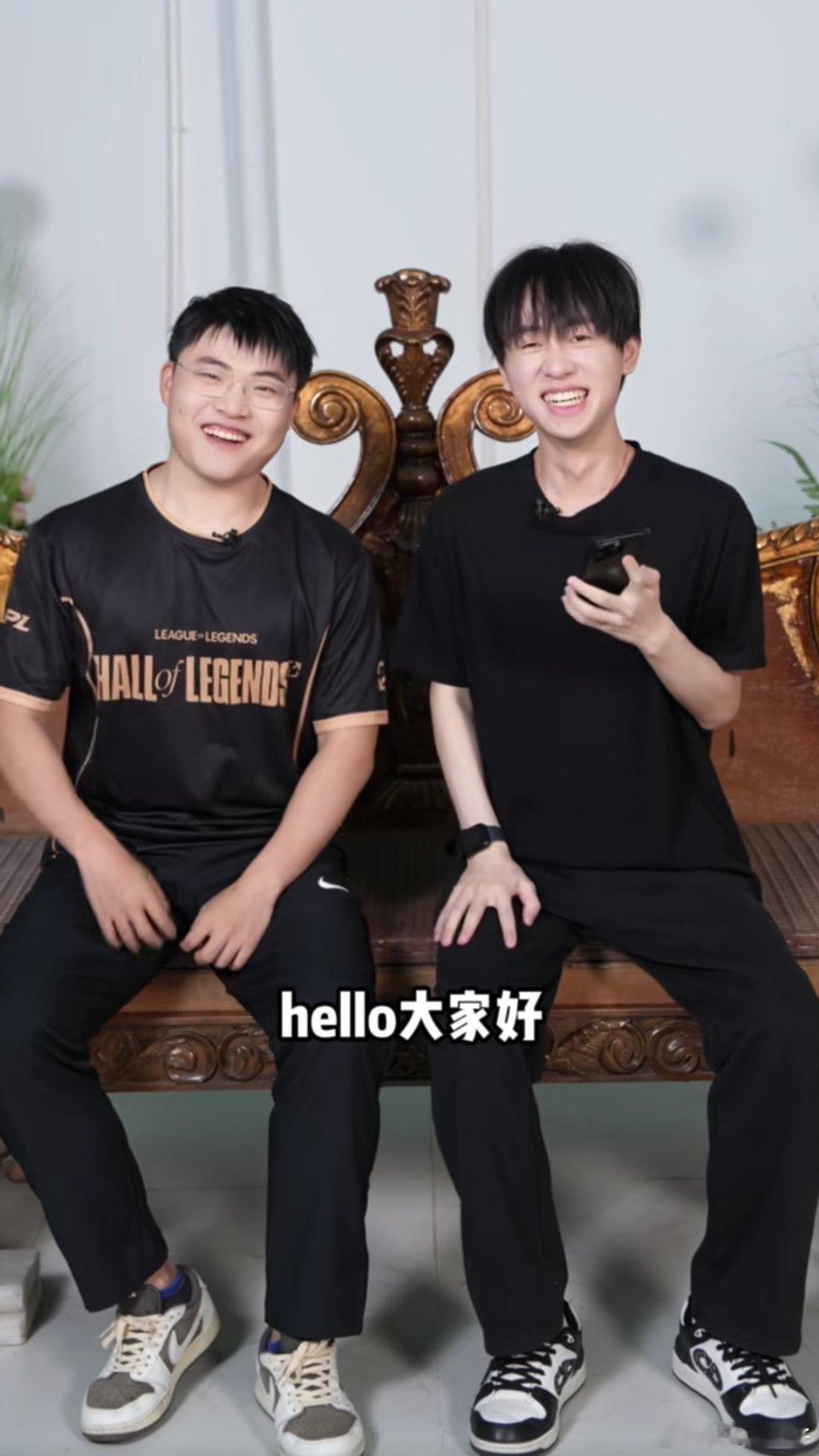 Ming采访UziMing问Uzi如果今后只能玩一个ADC，那么选VN还是卡