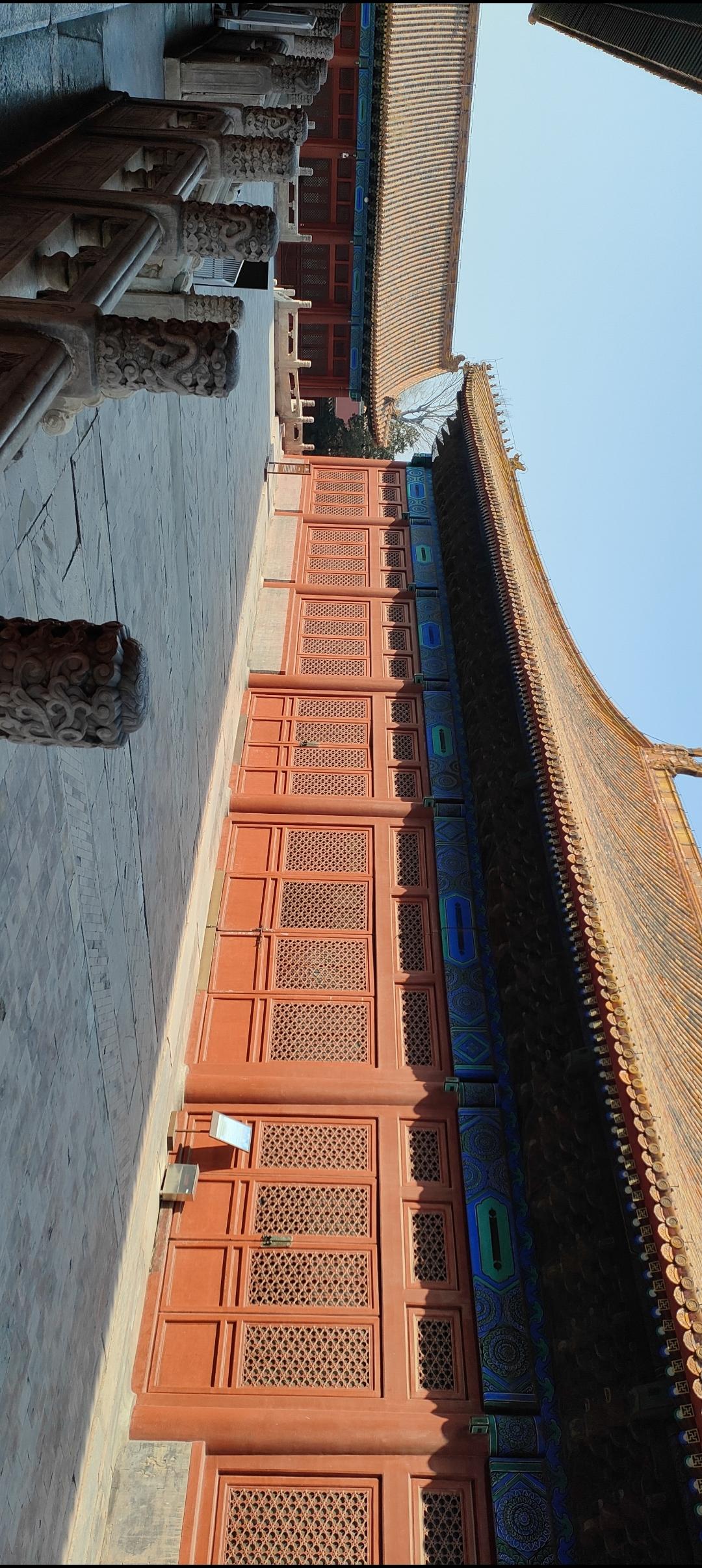 探访故宫，感受皇家气派与历史沉淀。