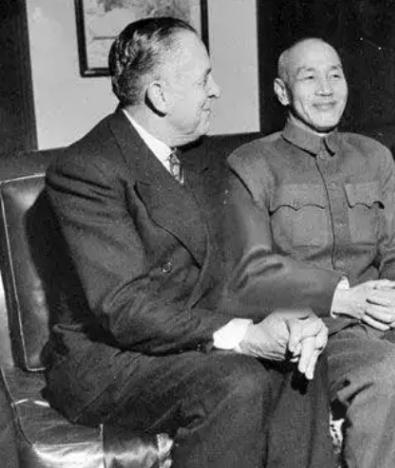 开罗会议上罗斯福两次提议把琉球给中国，蒋介石怕惹事直接拒绝了。如果说，丢失蒙古，