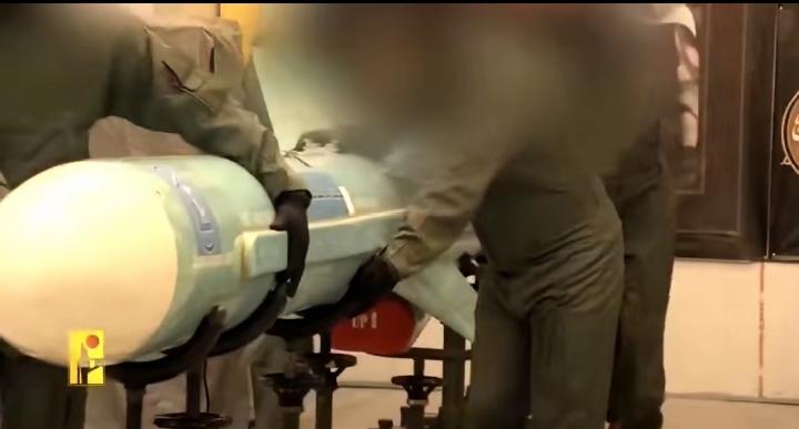 一枚反舰导弹，炸出了年度最离谱的一出戏。黎巴嫩真主党放出一段视频，画面里，一枚