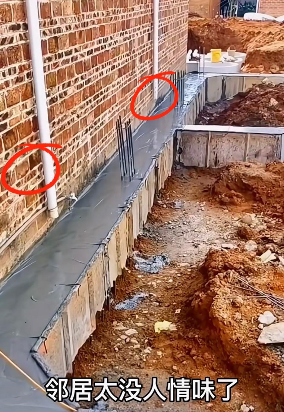 不建房是邻居，建房后是敌人[捂脸哭][捂脸哭]这个邻居太没人情味了，建房居然寸土