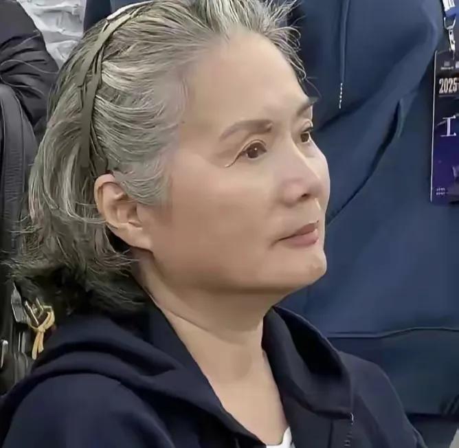 67岁吴冕住上海老洋房，却会为三毛钱的葱磨半天嘴皮上海武康路有栋价值上亿的老洋