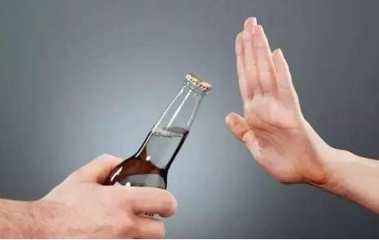 为什么你的骨头老得比别人快?这5个自毁骨头的习惯别做了 你有没有发现一个诡异