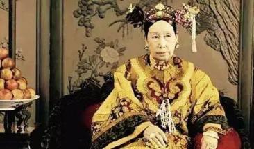1908年，慈禧临死前一刻，太监给她喝了一碗海龟汤，吊着最后一口气，紧接着慈禧就