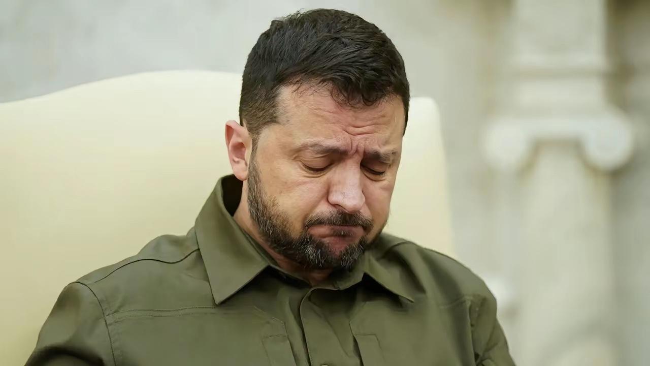 美国赚翻跑路！乌克兰40万伤亡扛3500亿外债，35年都还不清？三年俄乌战火